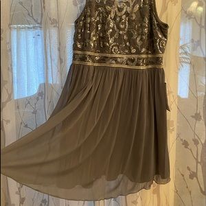 Gorgeous NWT cocktail dress 16W with exceptional detail